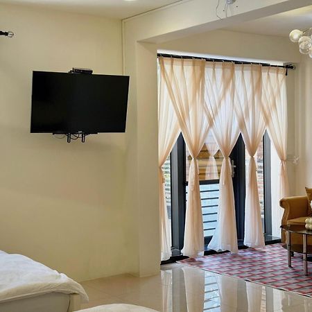 Kaohsiung Raifong Corner Homestay Luaran gambar