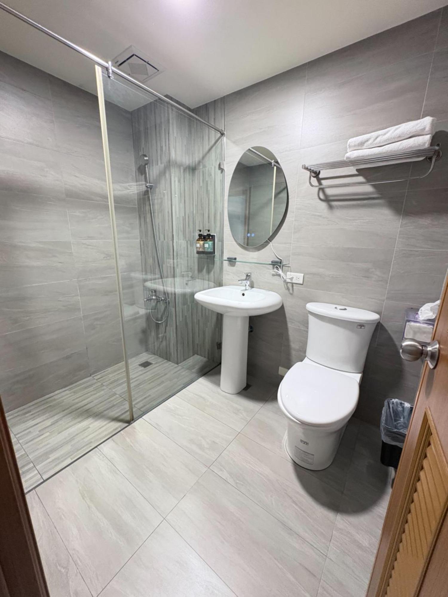 Kaohsiung Raifong Corner Homestay Luaran gambar