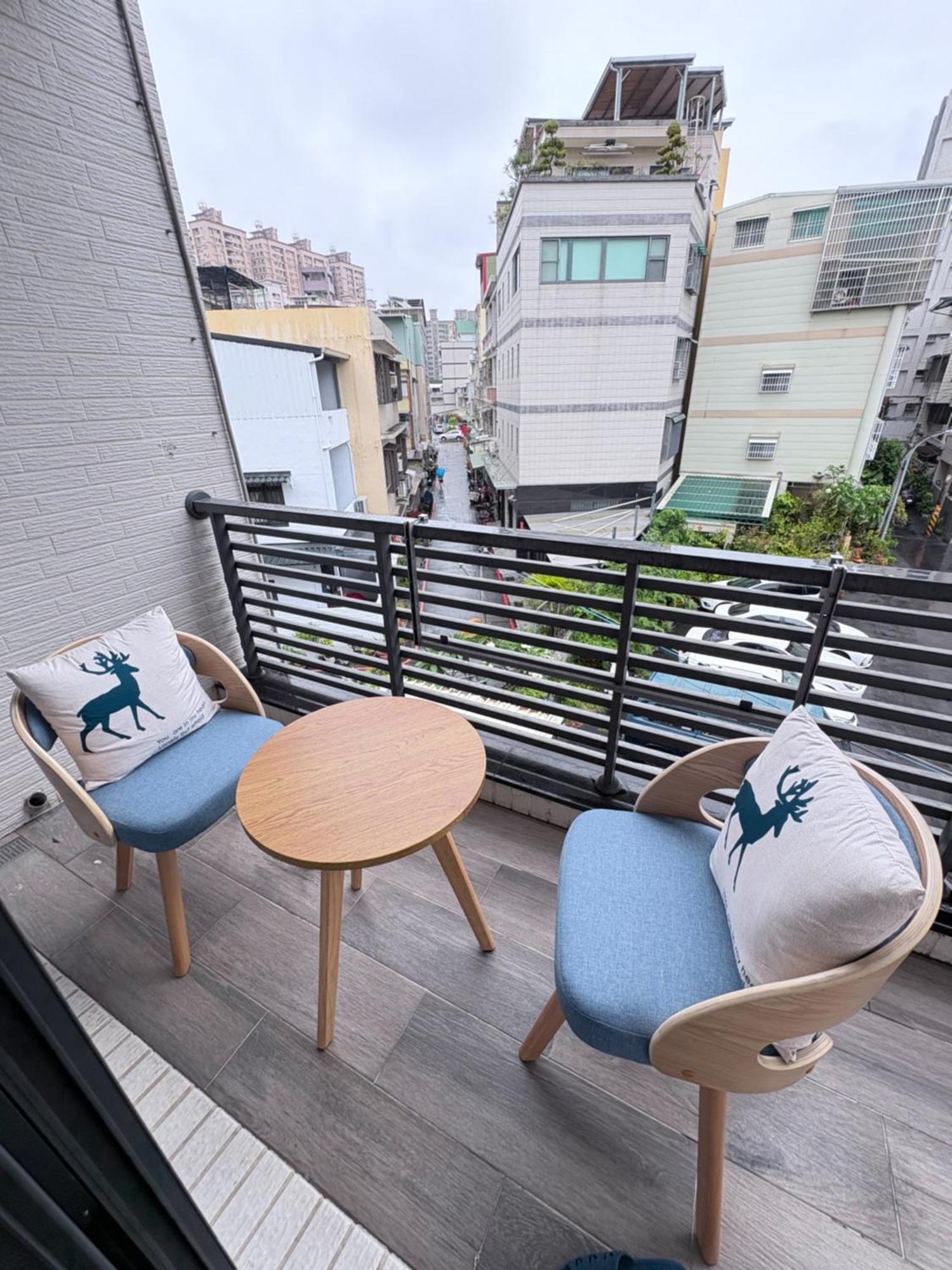 Kaohsiung Raifong Corner Homestay Luaran gambar